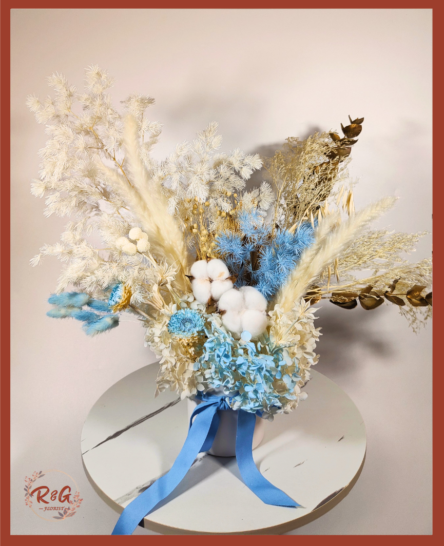 Artificial flower (blue)